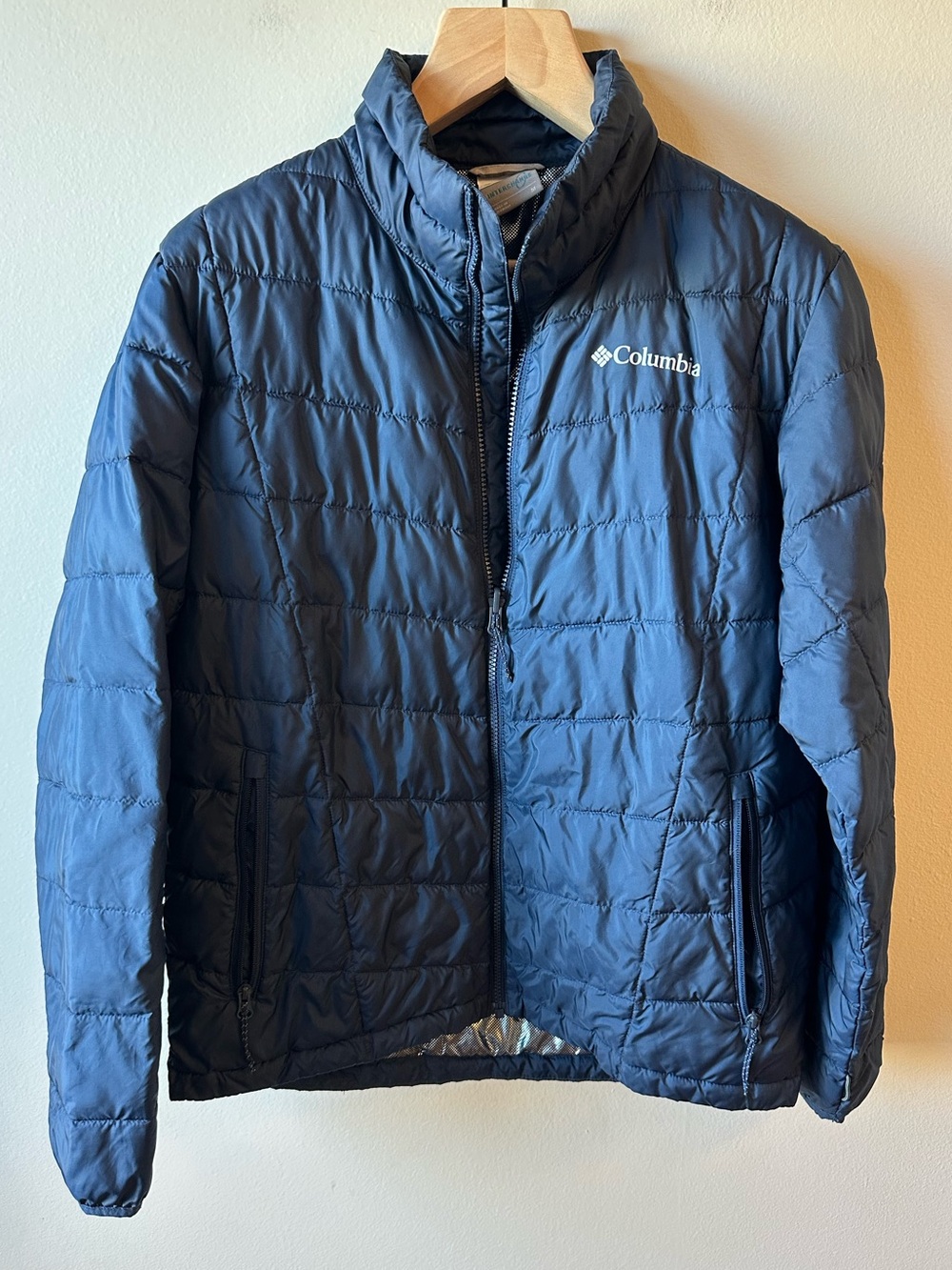 Columbia men’s Navy Packable Puffer Jacket